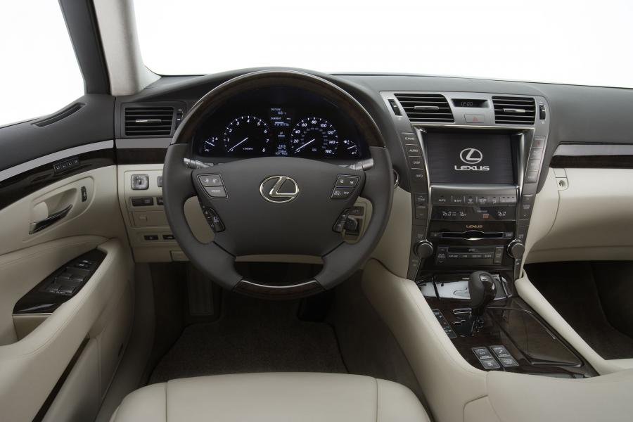  Lexus LS460 2006 года  (фото 57 из 200)